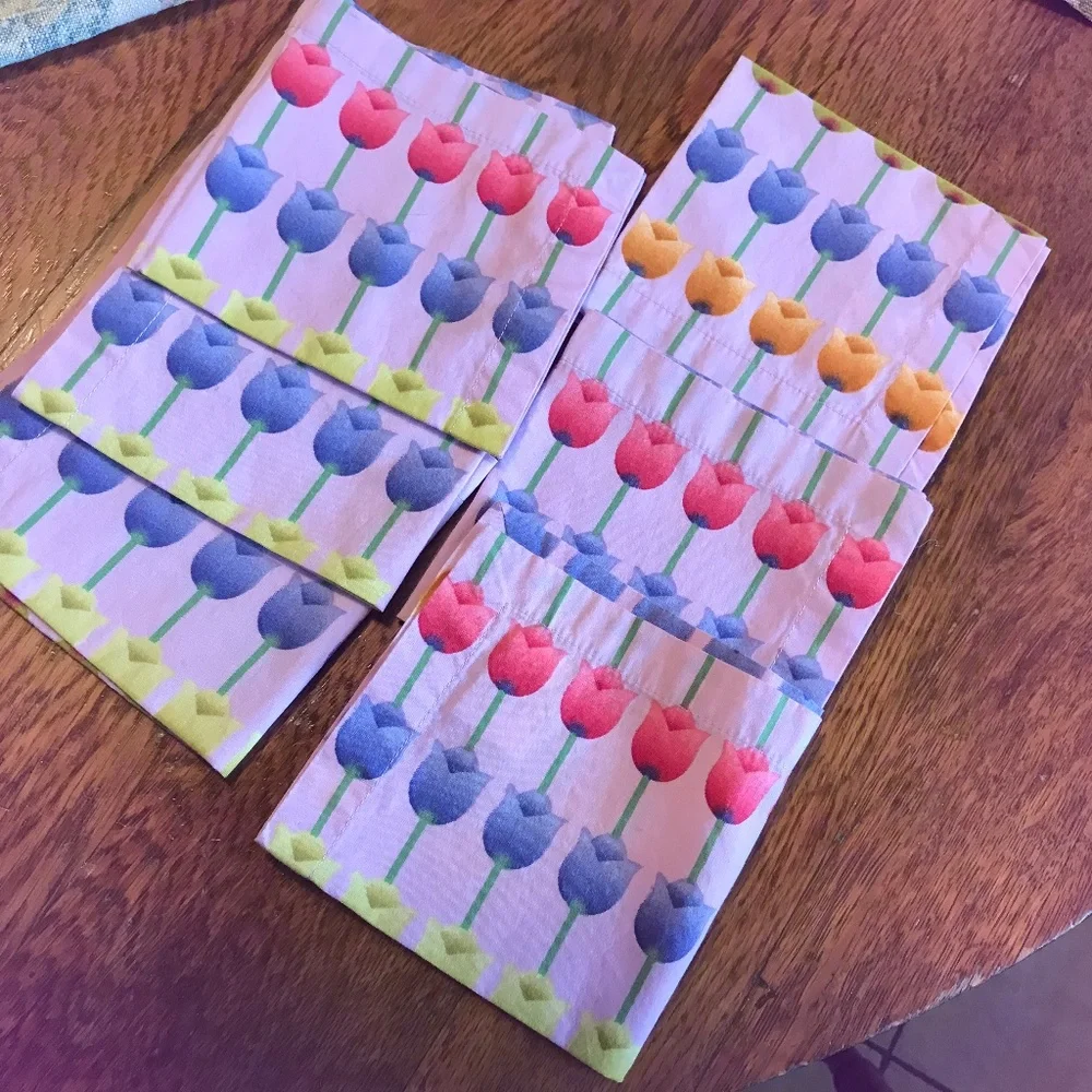 Set of 6 Crate & Barrel 🌷 🌷 lilac cocktail napkins